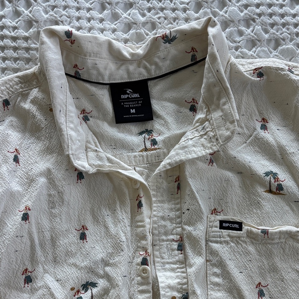 Rip Curl White Short-Sleeve Button-Down Shirt with Multicolor Hula & Palm Print